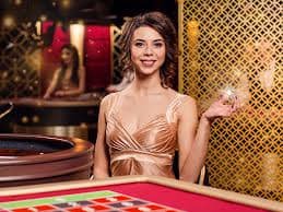 Antarmuka permainan blackjack langsung dengan dealer profesional